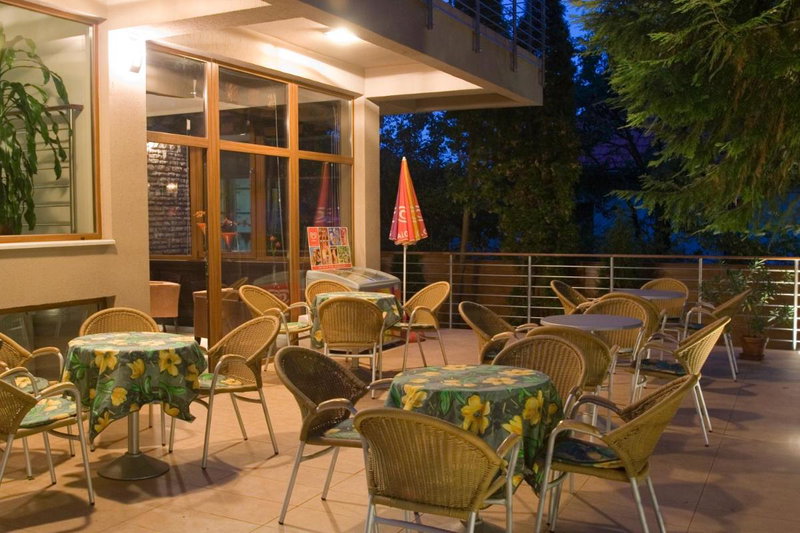 Hotel Villa Pax, Balatonalmádi, Ungarn