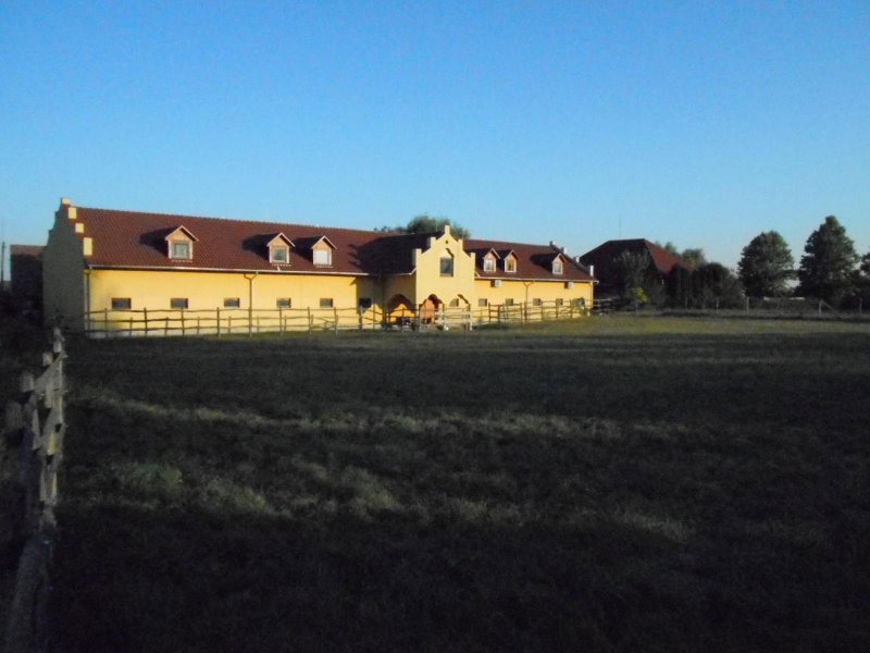 Torony Lovarda Magánszállás, Kiskunfelegyhaza, Hungary
