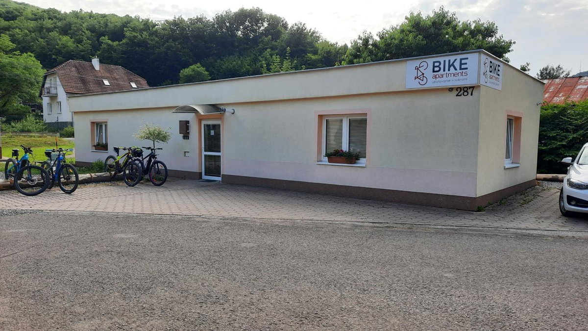 Hotel · BIKE apartments 1, Hodruša