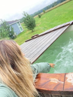 Vienkiemio oazė - Skandinaviškas namelis su vaizdu į tvenkinį, Galvokay, Litauen