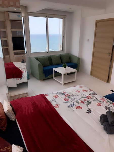 Larnaca Seaview Rooms, Larnaka, Кипр