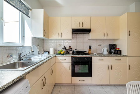 Sweet retreat 2-BR Apartment in Mackenzie, Larnaka, Cyprus