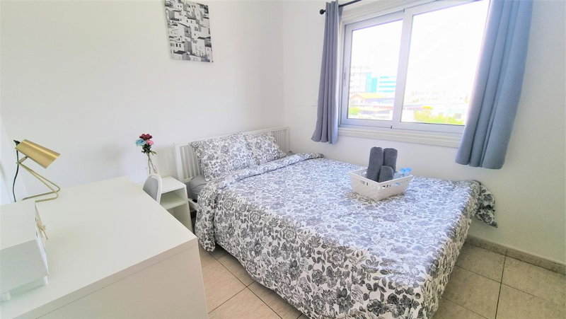 Comfy and Exquisite ROOMS in a Shared 3BR Apartment Near Main Harbor, City Center, Larnaka, Cyprus