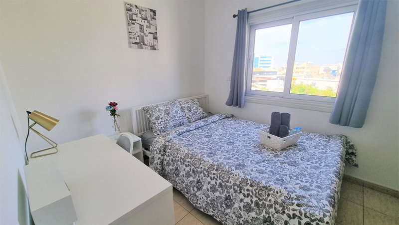 Comfy and Exquisite ROOMS in a Shared 3BR Apartment Near Main Harbor, City Center, Larnaka, Cyprus