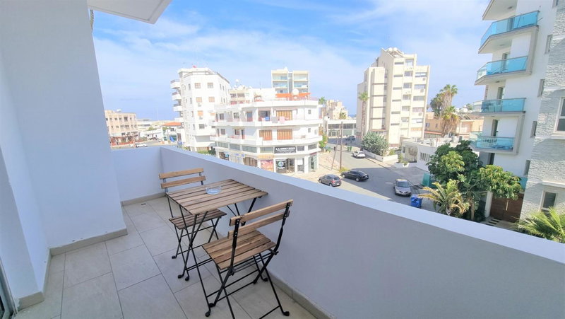 Comfy and Exquisite ROOMS in a Shared 3BR Apartment Near Main Harbor, City Center, Larnaka, Cyprus