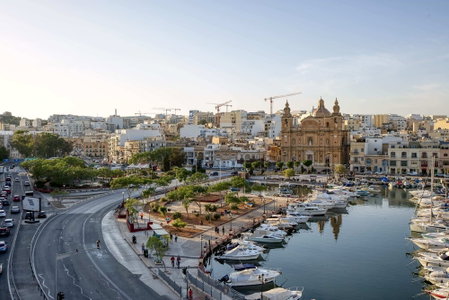Seafront Apartment, Pieta, Malta