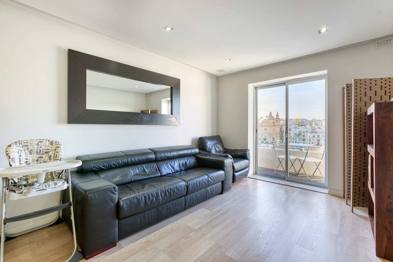 Seafront Apartment, Pieta, Malta