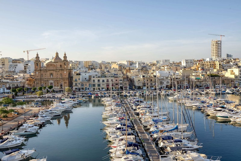 Seafront Apartment, Pieta, Malta