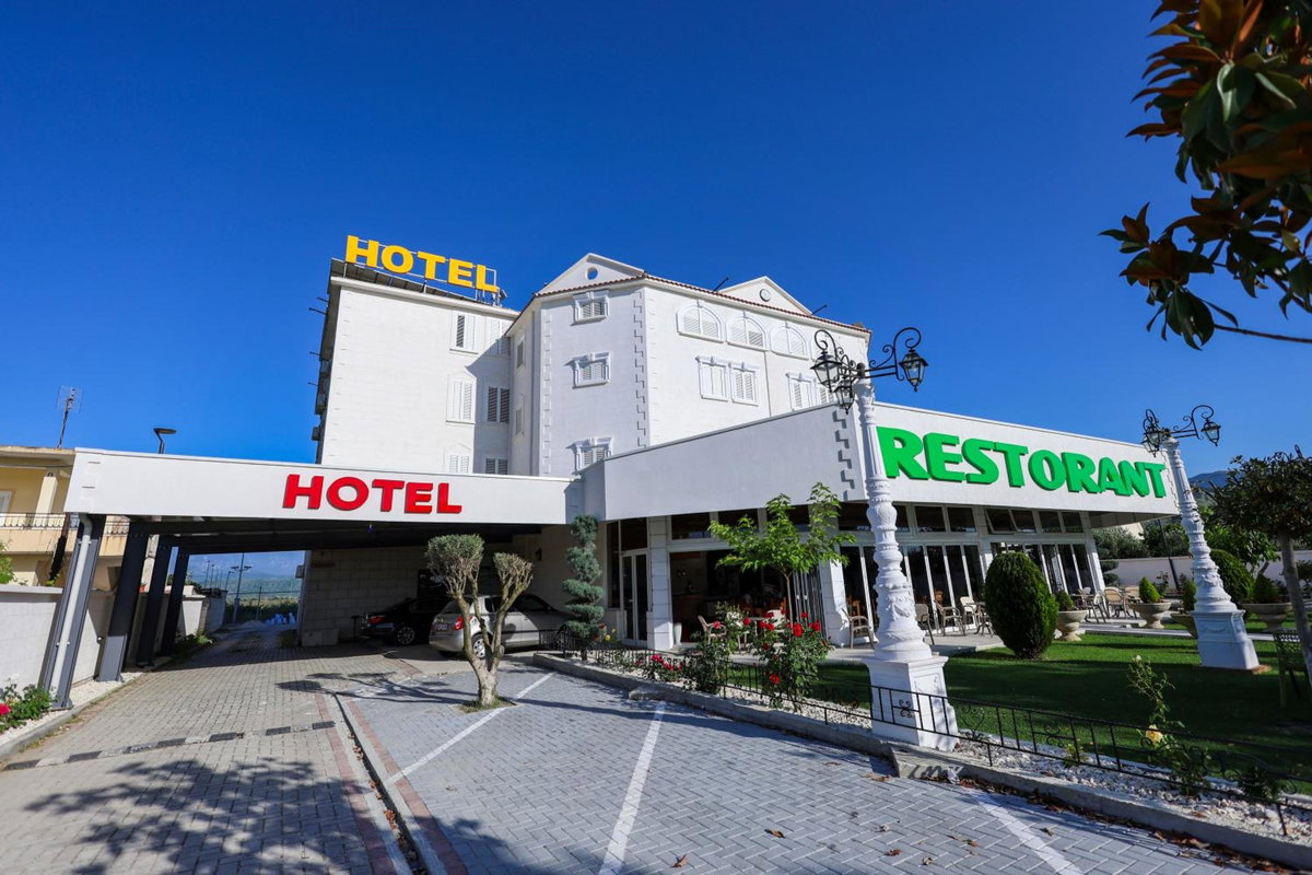 Hotel Familja, Albania