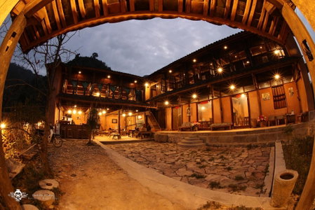 Dinh Đá H'Mông - Karsterly Rock Lodge, Dồng Văn, Vietnam