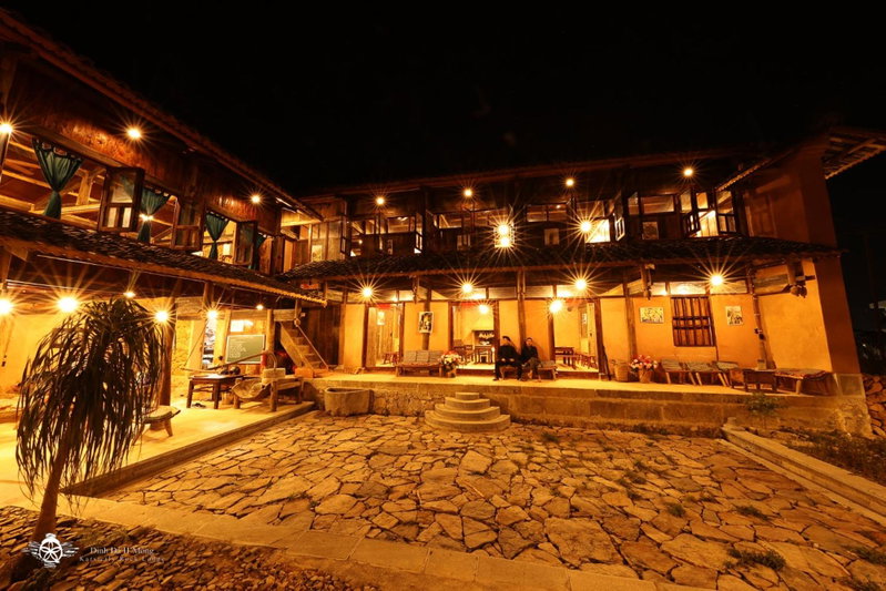 Dinh Đá H'Mông - Karsterly Rock Lodge, Dồng Văn, Vietnam