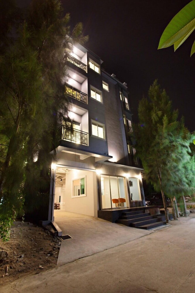 Hotel · Nature Pine Residence, Rawai