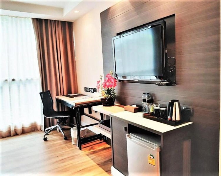 Amora NeoLuxe Suites Hotel, Bangkok, Thailand