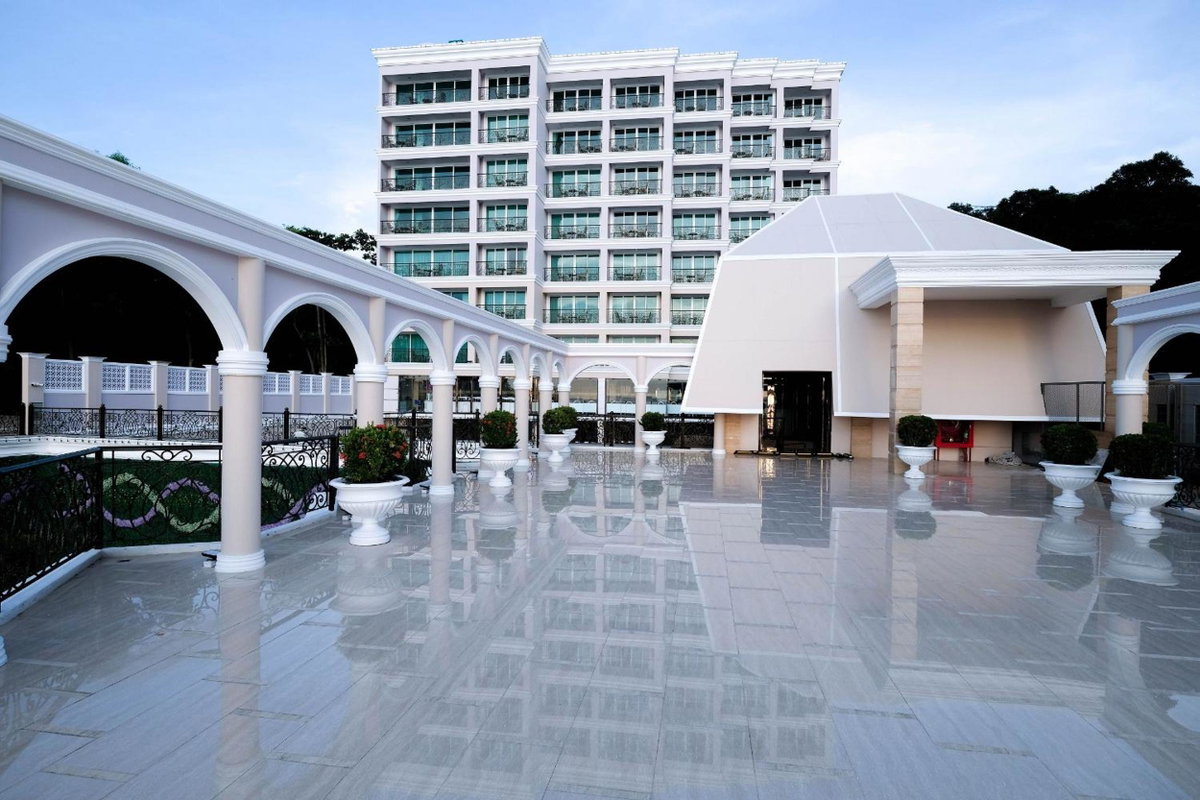 Hotel · LK Emerald Beach - SHA Extra Plus, Pattaya North