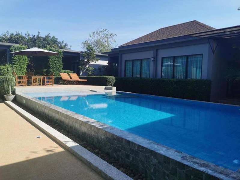 BaanMee Phuket near Chalong Pier, Chalong, Tailandia