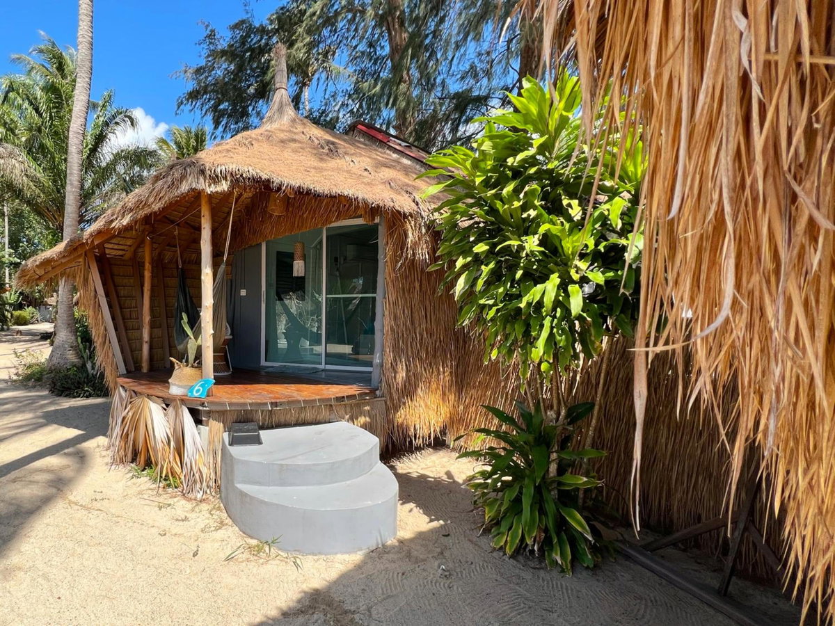 Sea Love Beach Bar & Bungalows, ประเทศไทย