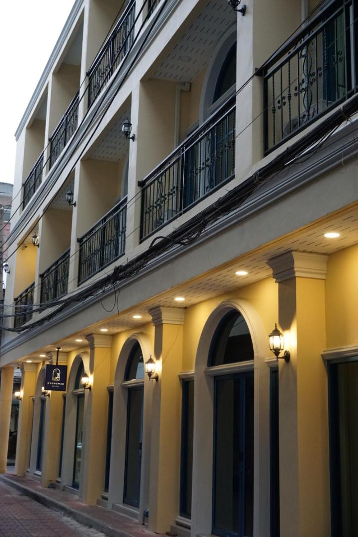 Hotel · Mangkon Hostel, Bangkok