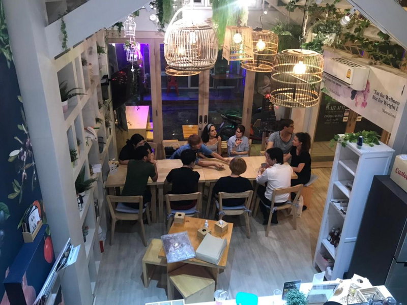Kinnon Deluxe Hostel Coworking Cafe, Bangkok, Thailand