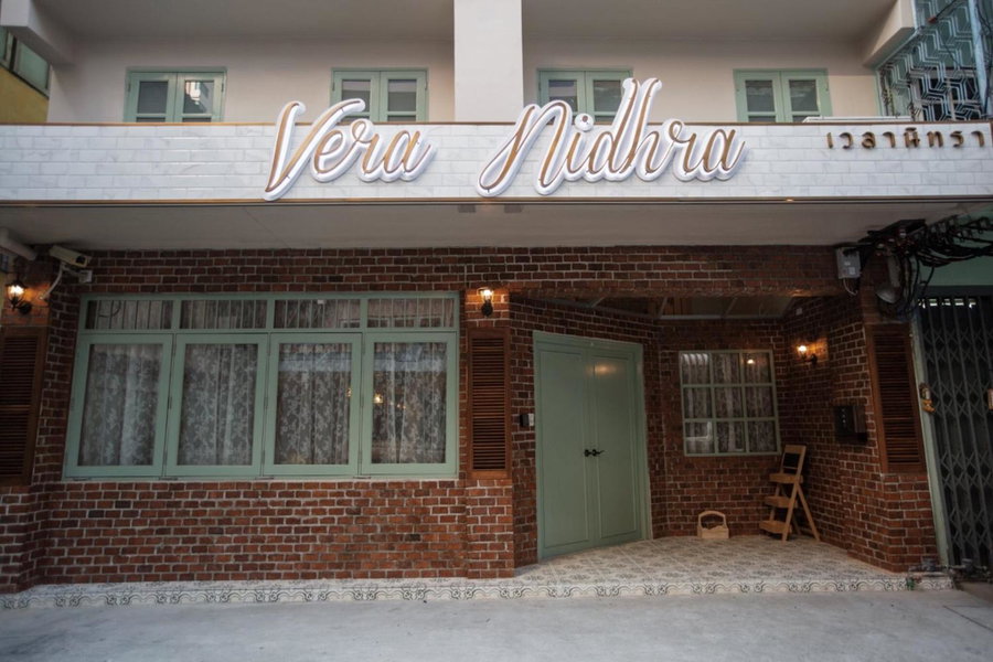 Vera Nidhra - Self check-in after 6pm, Бангкок, Таиланд