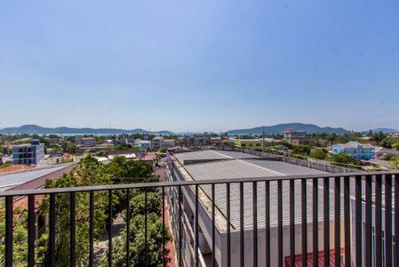 Dlux Condominium, Chalong, ประเทศไทย