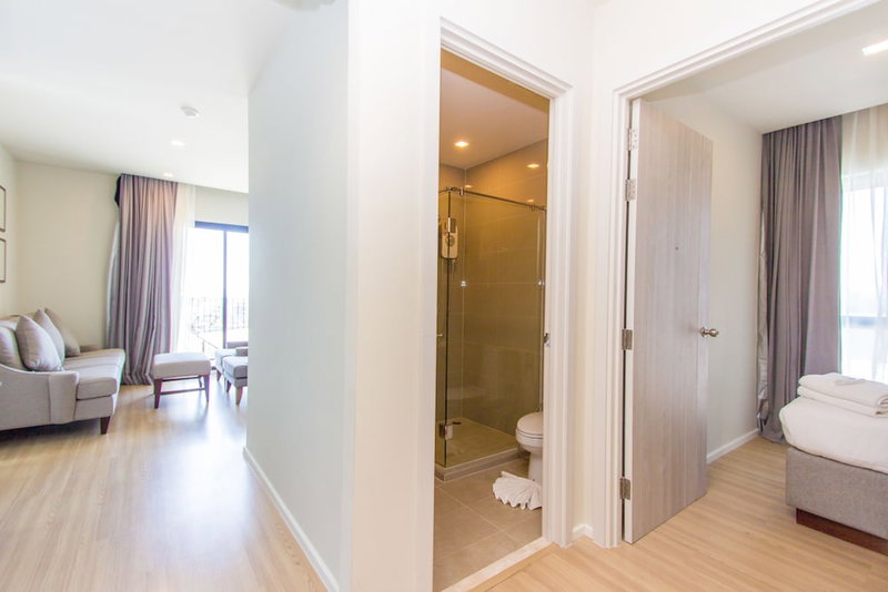 Dlux Condominium, Chalong, ประเทศไทย