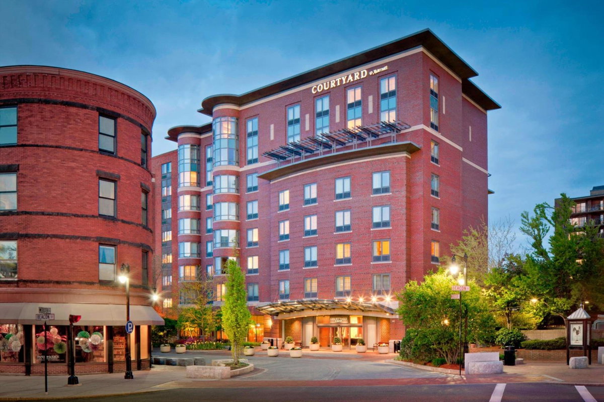Hôtel · Courtyard by Marriott Boston Brookline, Brookline