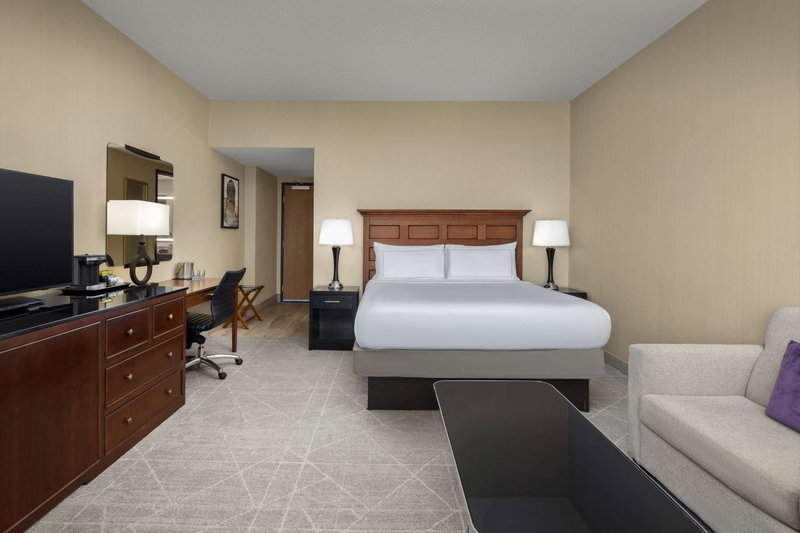 DoubleTree by Hilton Chicago O'Hare Airport-Rosemont, Rosemont, United States