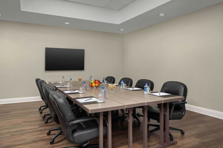 DoubleTree by Hilton Chicago O'Hare Airport-Rosemont, Rosemont, United States