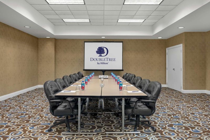 DoubleTree by Hilton Chicago O'Hare Airport-Rosemont, Rosemont, United States