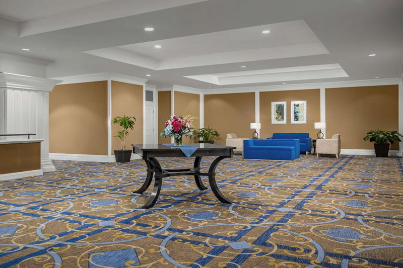 DoubleTree by Hilton Chicago O'Hare Airport-Rosemont, Rosemont, United States