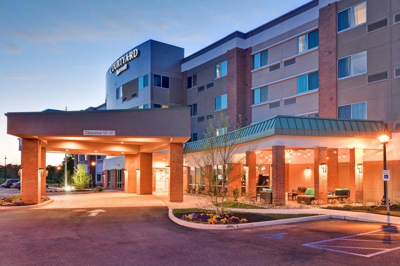 Courtyard by Marriott Long Island Islip/Courthouse Complex, Central Islip, Estados Unidos