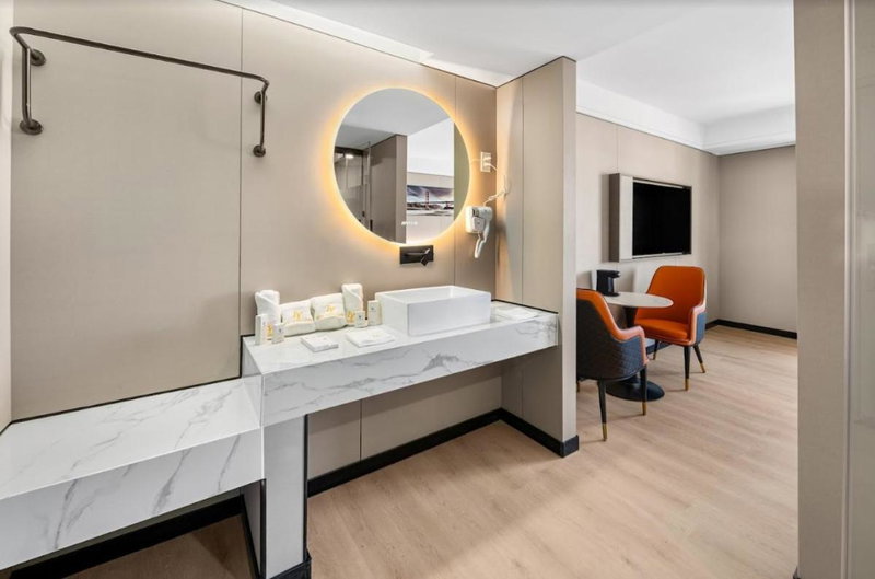 Ly New York Hotel, College Point, Estados Unidos