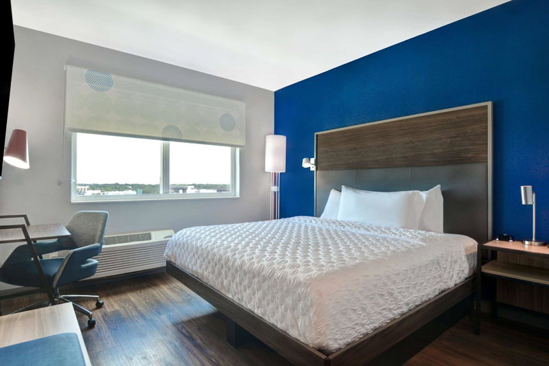 Tru By Hilton St. Petersburg Downtown Central Ave, St Petersburg, United States