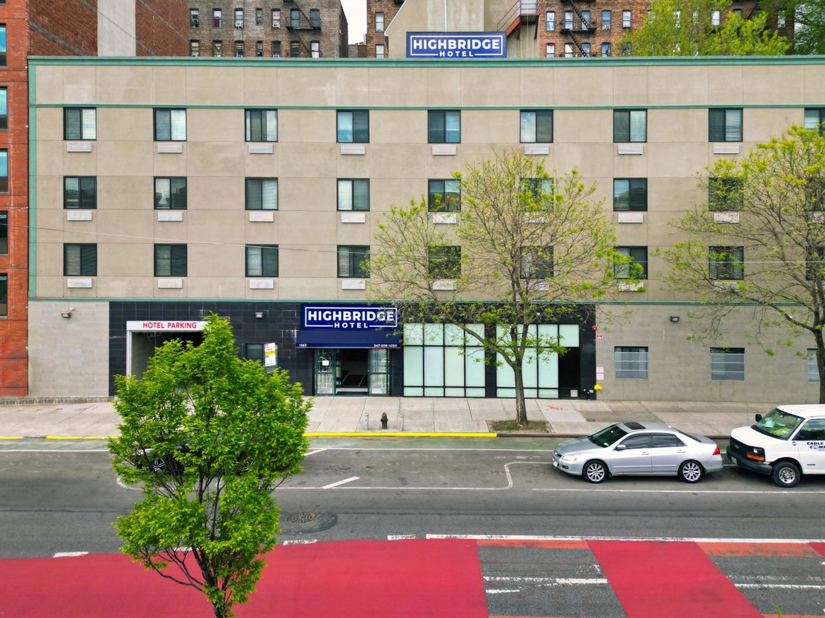Hôtel · Highbridge Hotel, Bronx