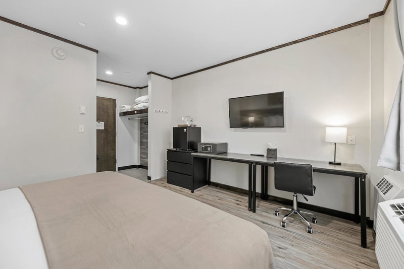 Highbridge Hotel, Bronx, United States