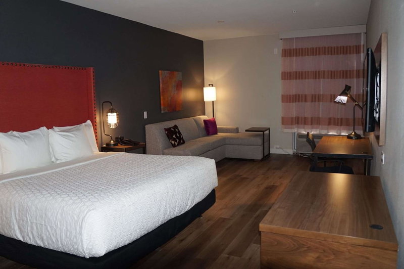 La Quinta Inn & Suites by Wyndham Lewisville, Lewisville, United States