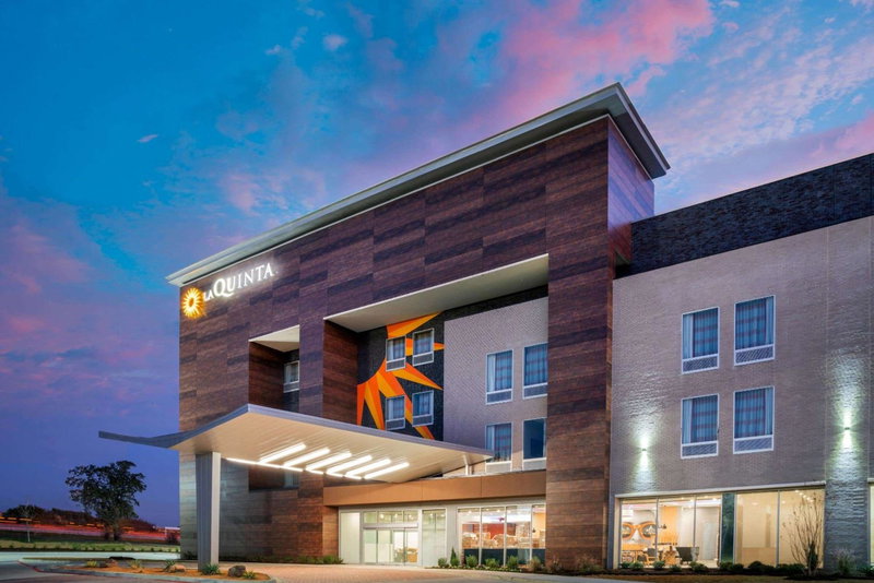 La Quinta Inn & Suites by Wyndham Lewisville, Lewisville, United States
