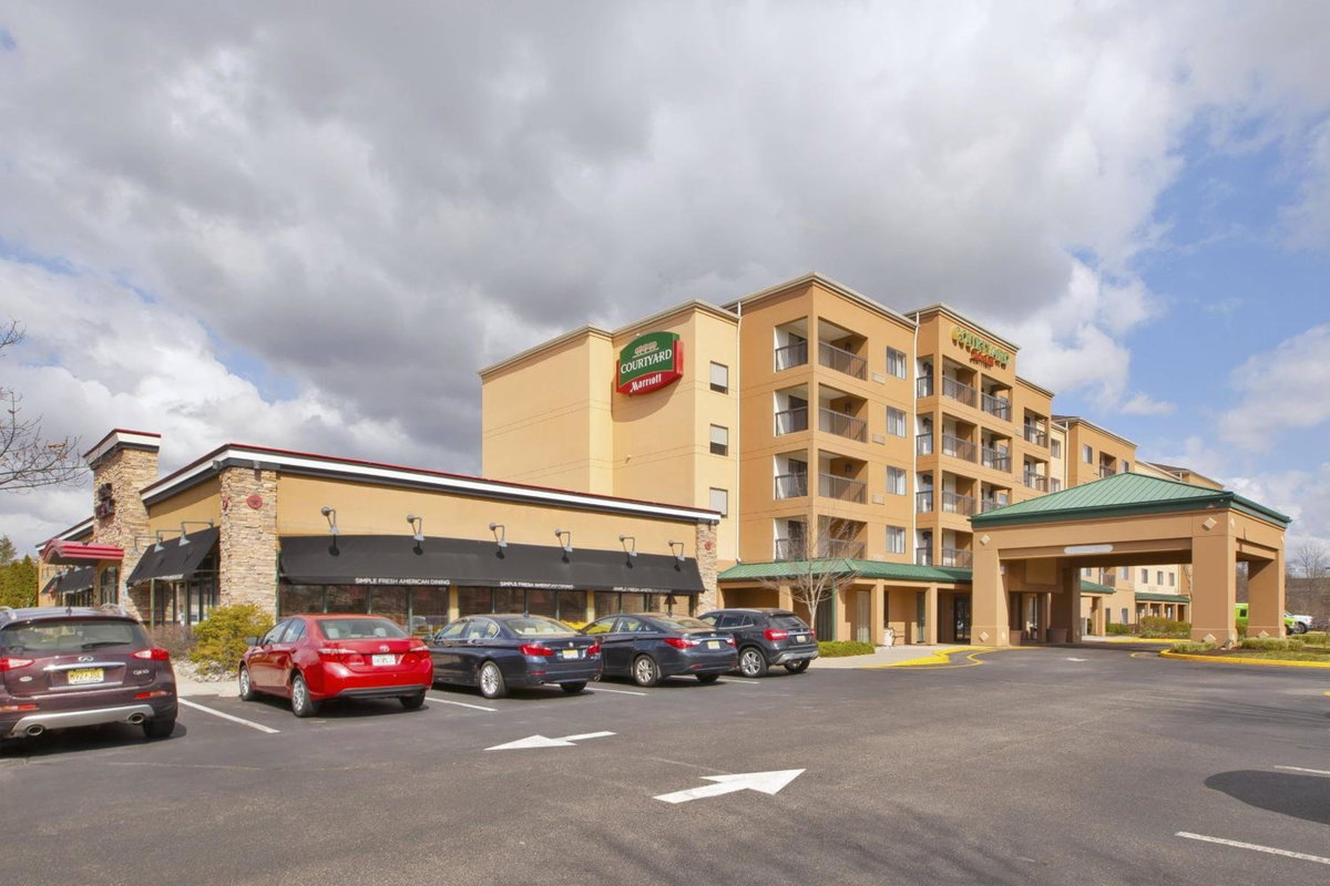 Hotel · Courtyard by Marriott Somerset, Somerset