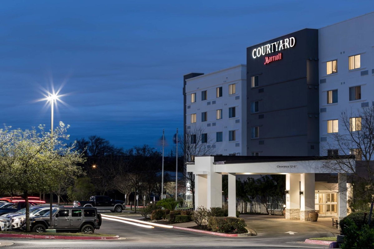 Отель · Courtyard by Marriott Austin Parmer Tech Ridge, Austin