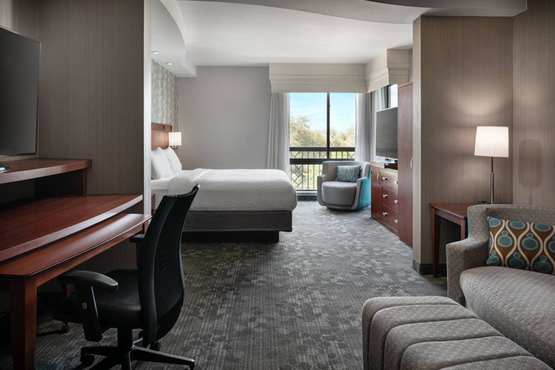 Courtyard by Marriott Maui Kahului Airport, Kahului, United States
