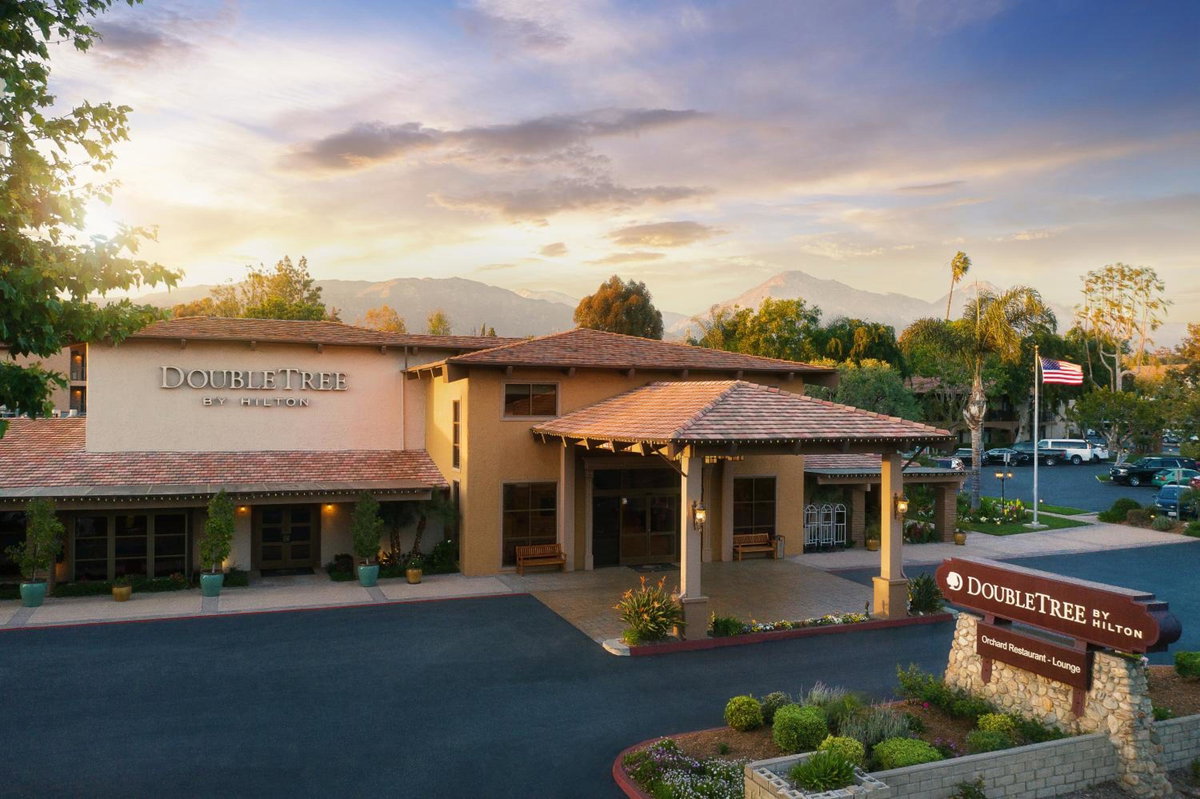 Hotel · DoubleTree by Hilton Claremont, Claremont