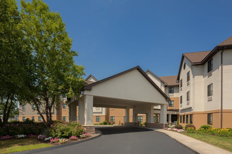 Holiday Inn Express & Suites Bradley Airport by IHG, Windsor Locks, United States