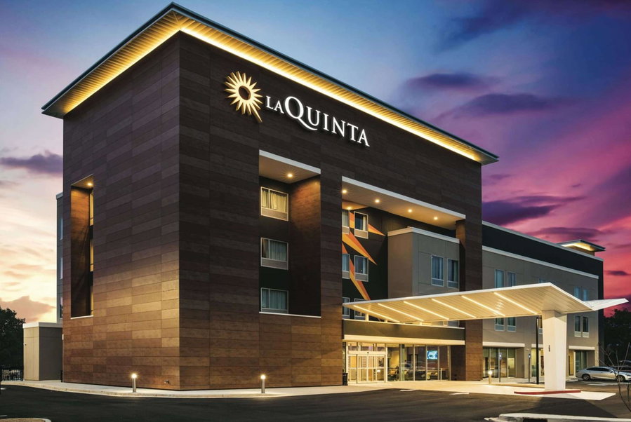 La Quinta Inn & Suites by Wyndham Atlanta South - McDonough, McDonough, United States