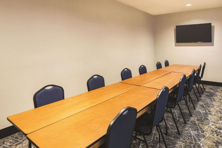 La Quinta Inn & Suites by Wyndham Atlanta South - McDonough, McDonough, United States