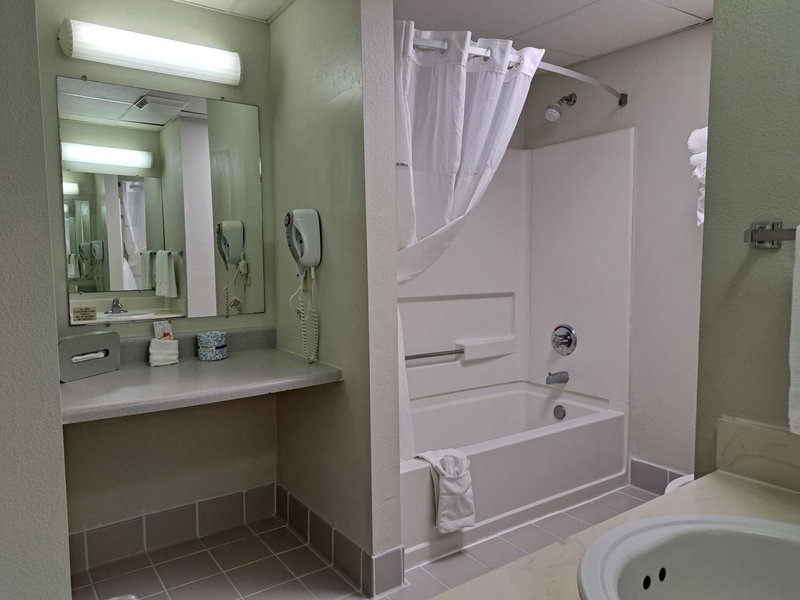 Days Inn & Suites by Wyndham Jekyll Island, Jekyll Island, Vereinigte Staaten