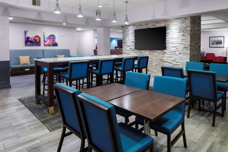Hampton Inn by Hilton Concord/Bow, Concord, United States