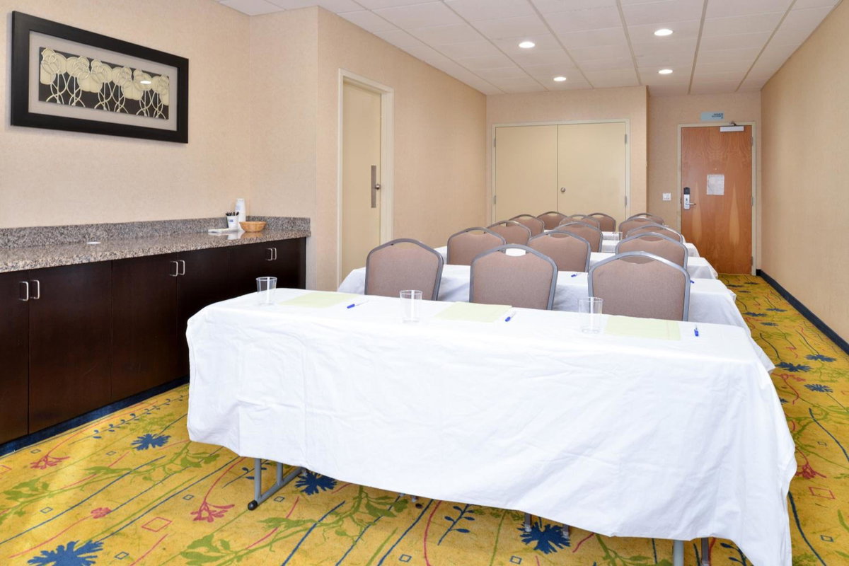 Hotel · Hampton Inn & Suites Cathedral City, Cathedral City