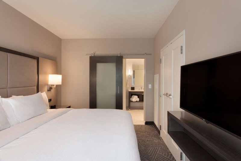 Embassy Suites by Hilton Kansas City Olathe, Olathe, United States