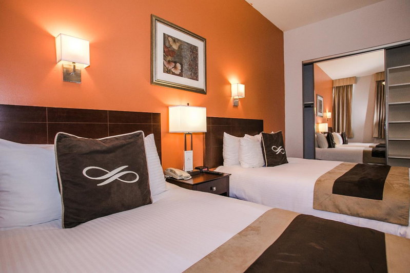 Pointe Plaza Hotel, Brooklyn, United States