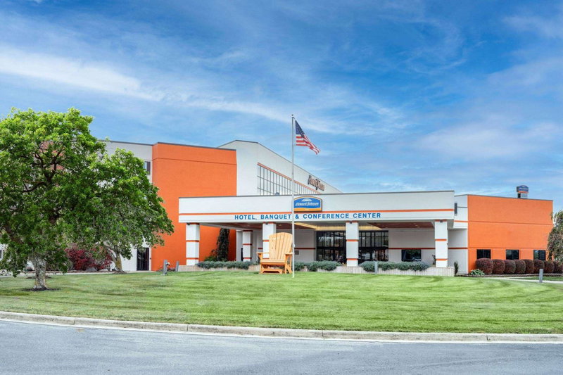 Howard Johnson by Wyndham Lima, Lima, United States